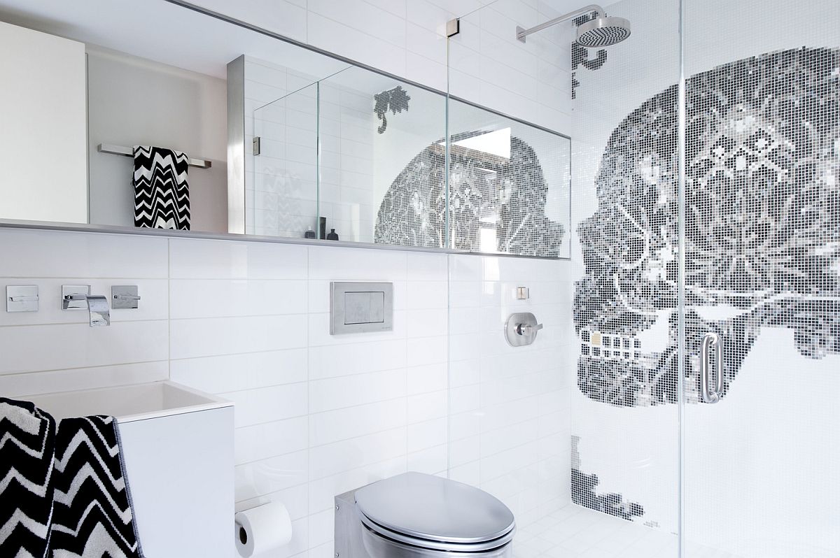 Skull motif on the bathroom wall is an absolute showstopper!