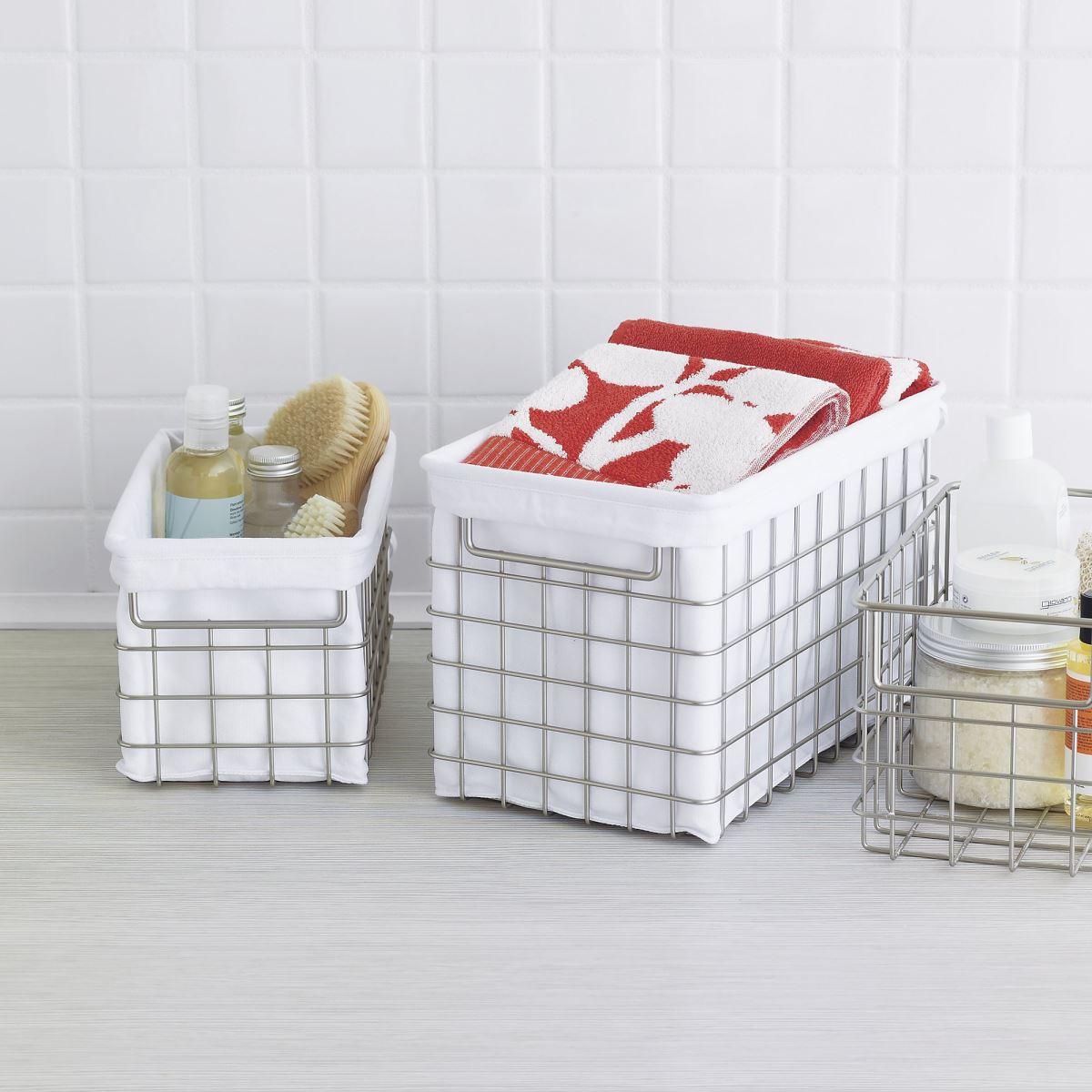 Storage baskets with liners