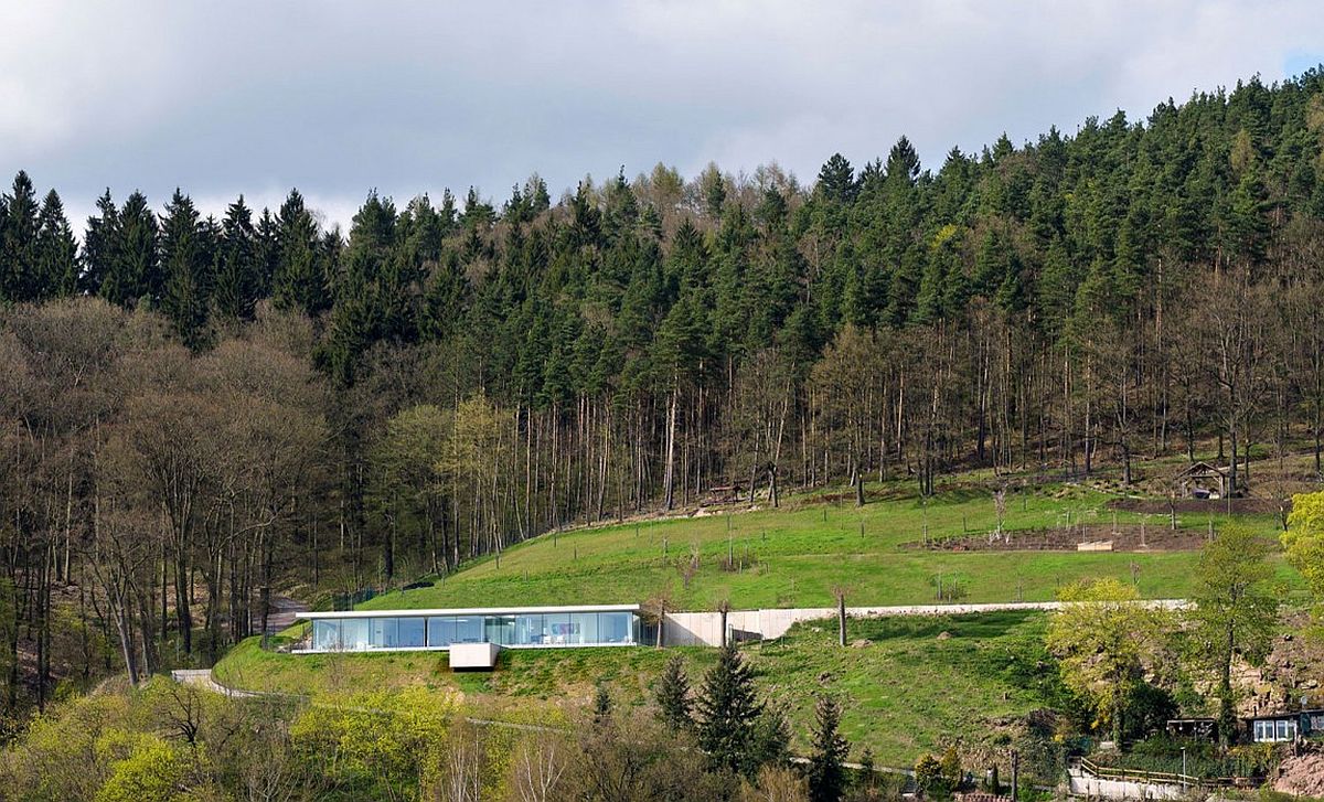 Stunning minimalist villa in Thuringia, Germany with sustainable design