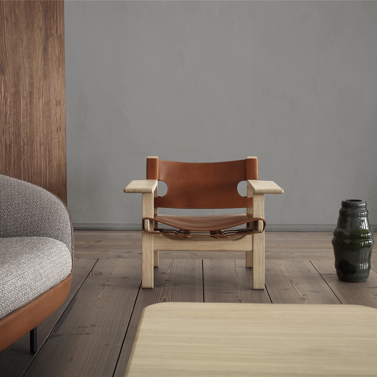 The Spanish Chair in oak with cognac-coloured saddle leather.