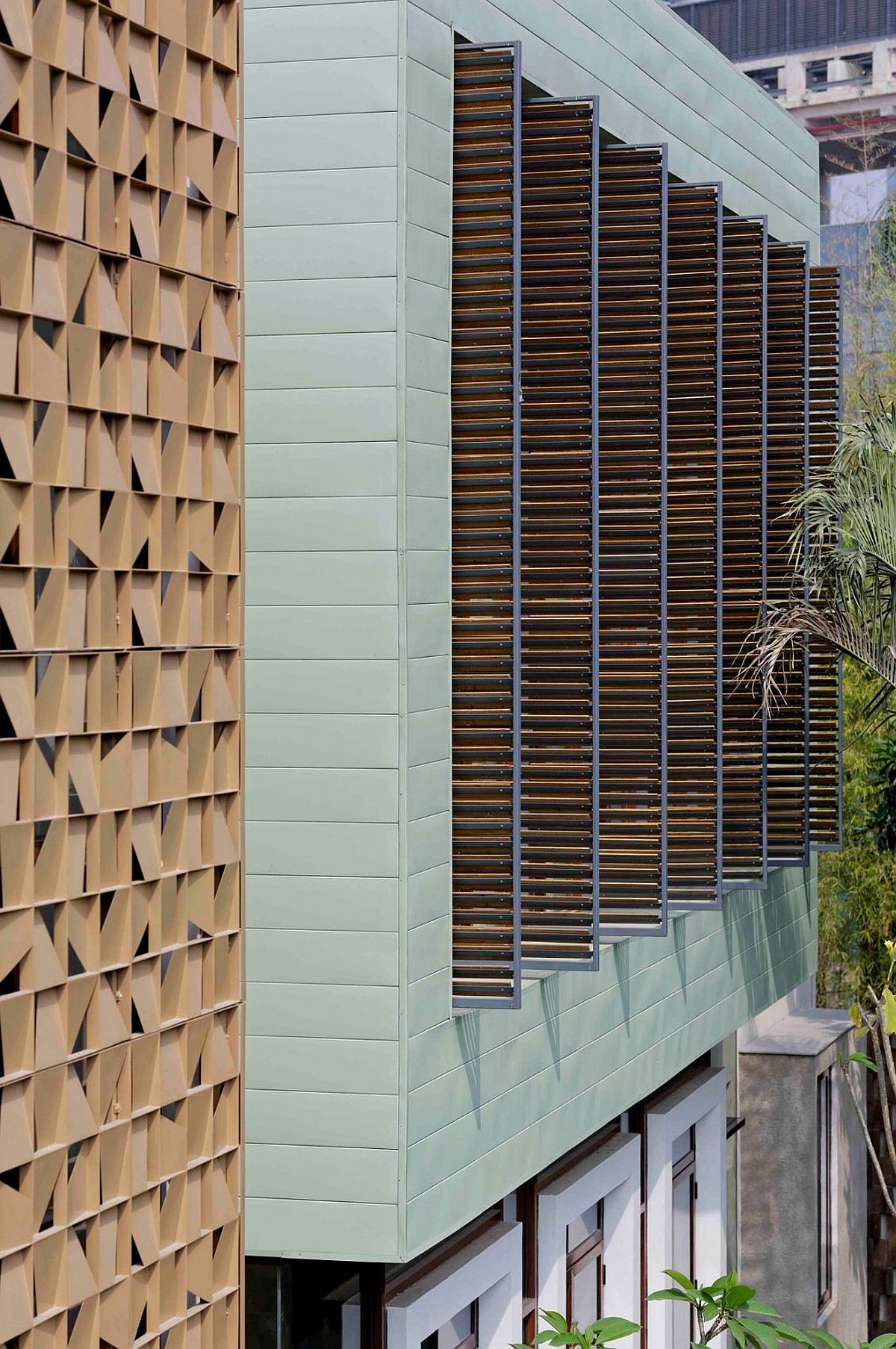 Wooden blinds allow the homeowners to switch between privacy and unabated views