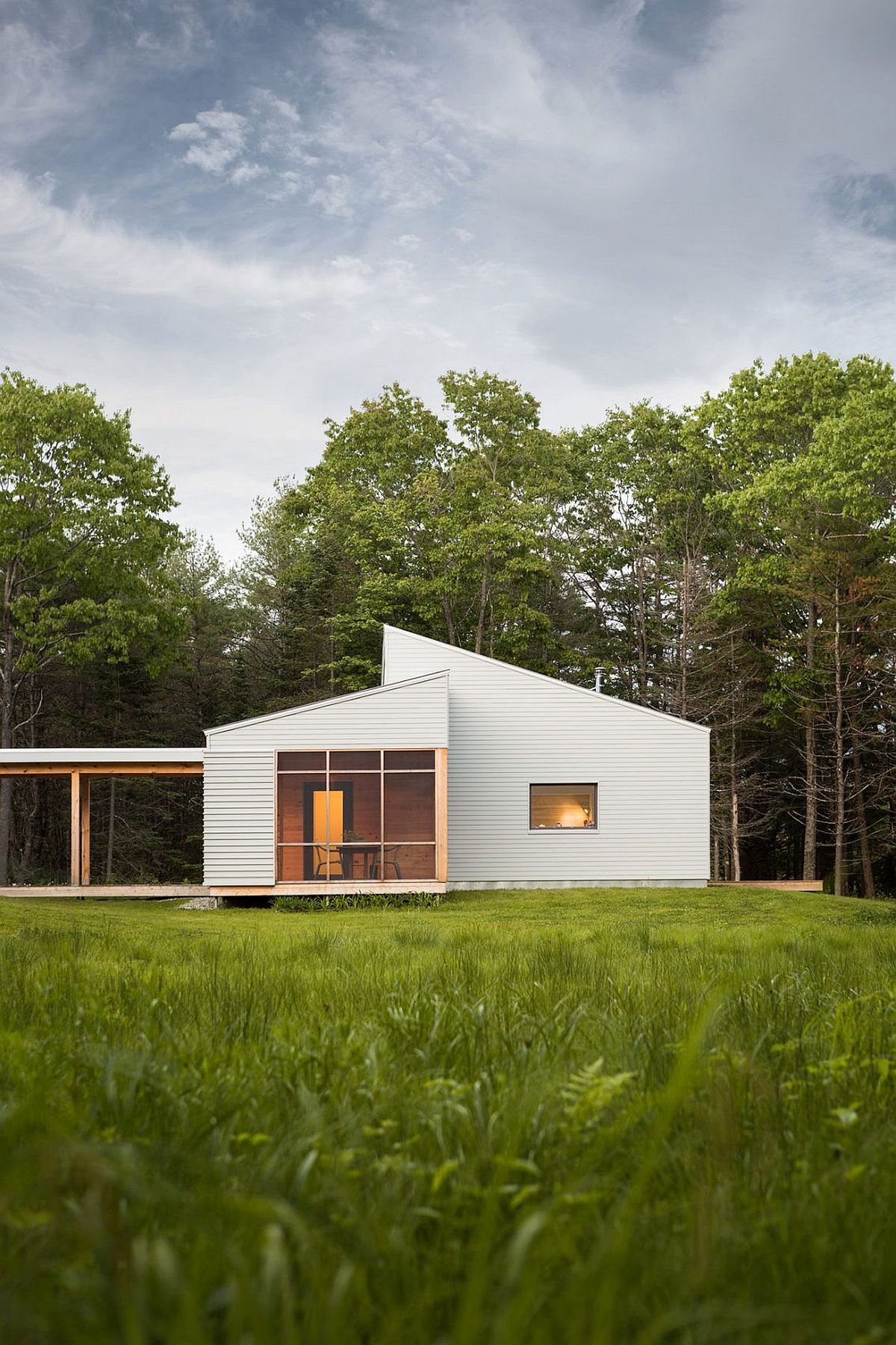 Beautiful house in Maine combines traditional and modern design elements