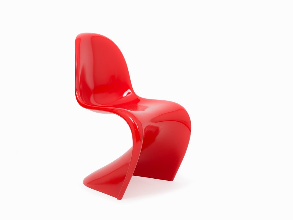 Classic Panton Chair in red. Image via Auctionata Magazine.