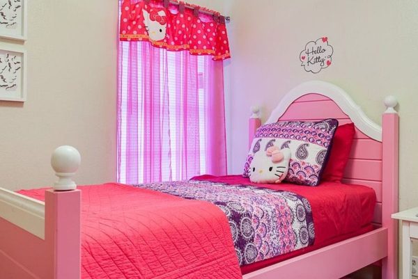 15 Hello Kitty Bedrooms that Delight and Wow!