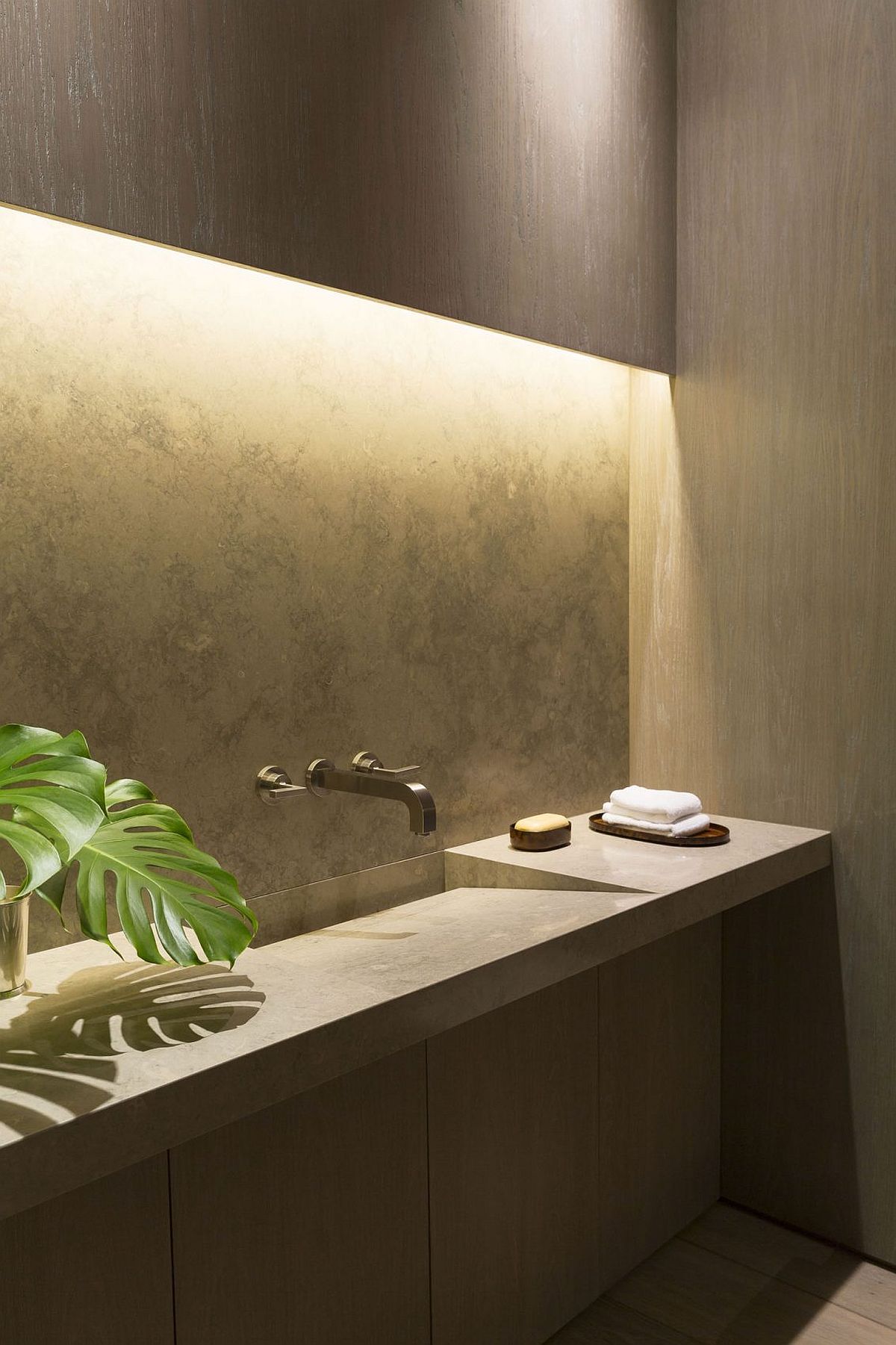 Contemporary bathroom of the NYC townhouse