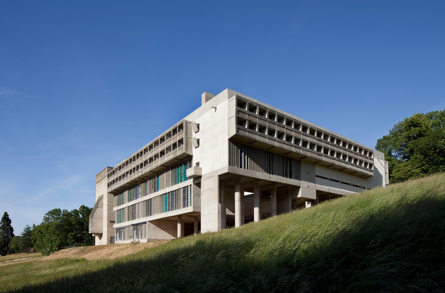 Couvent Sainte-Marie de la Tourette, Eveux-sur-l'Arbresle, France, 1953. Photo by Oliver Martin-Gambier © FLC/ADAGP.