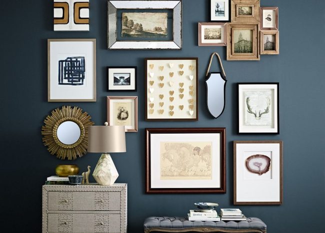 25 Captivating Entryways That Embrace the Beauty of the Gallery Wall ...