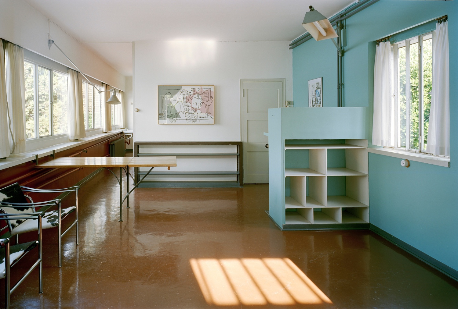 Interior at Petite maison au bord du lac Léman. Photo by Oliver Martin-Gambier © FLC/ADAGP.