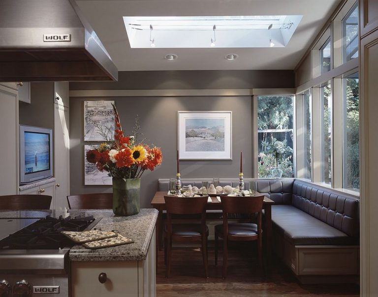 25 SpaceSavvy Banquettes with Builtin Storage Underneath