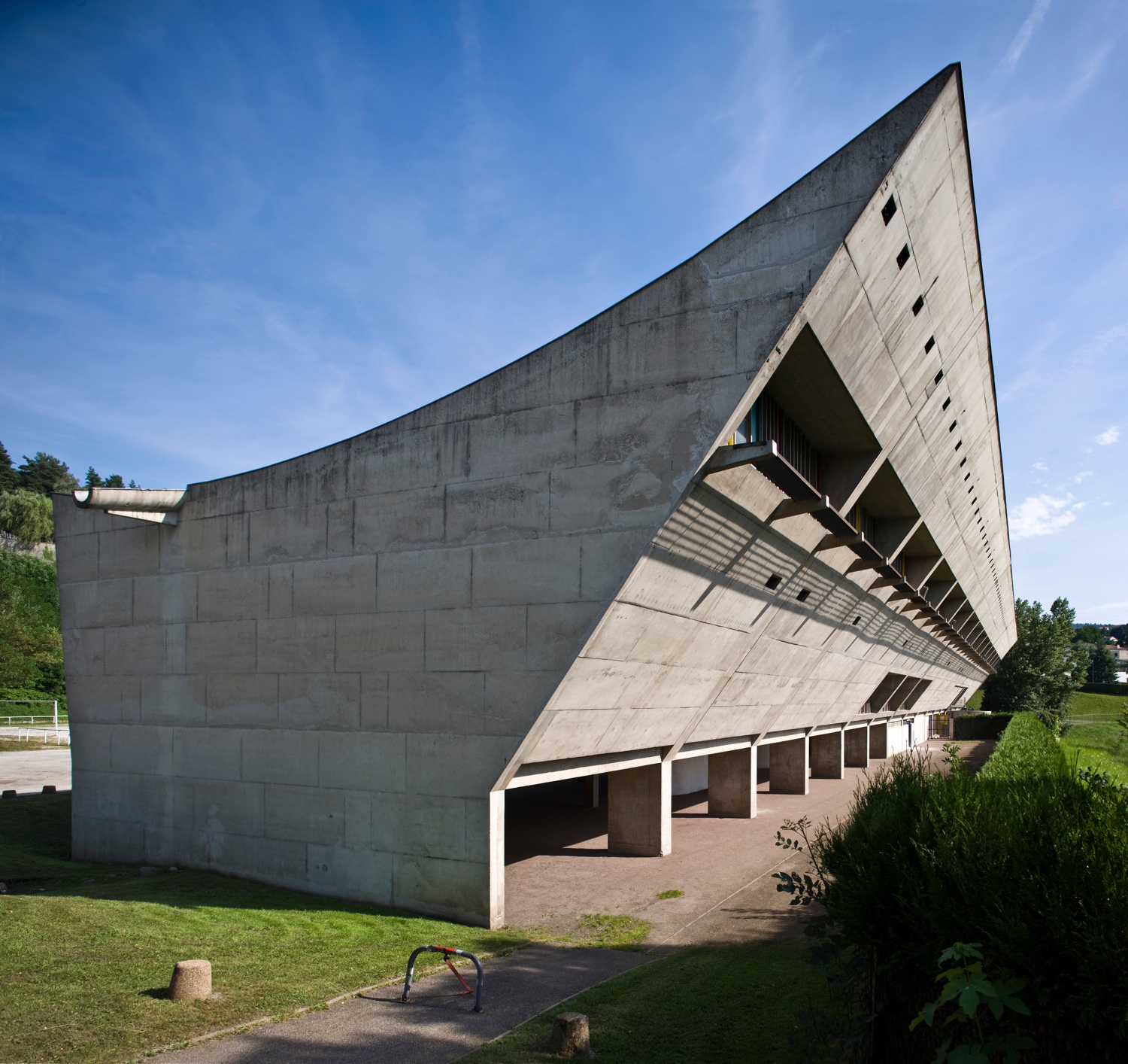 Maison de la Culture's scooped roof. Photo by Oliver Martin-Gambier © FLC/ADAGP.