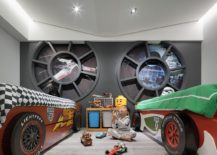 Millennium-Falcon-driver-cabin-style-design-on-the-kids-room-wall-217x155
