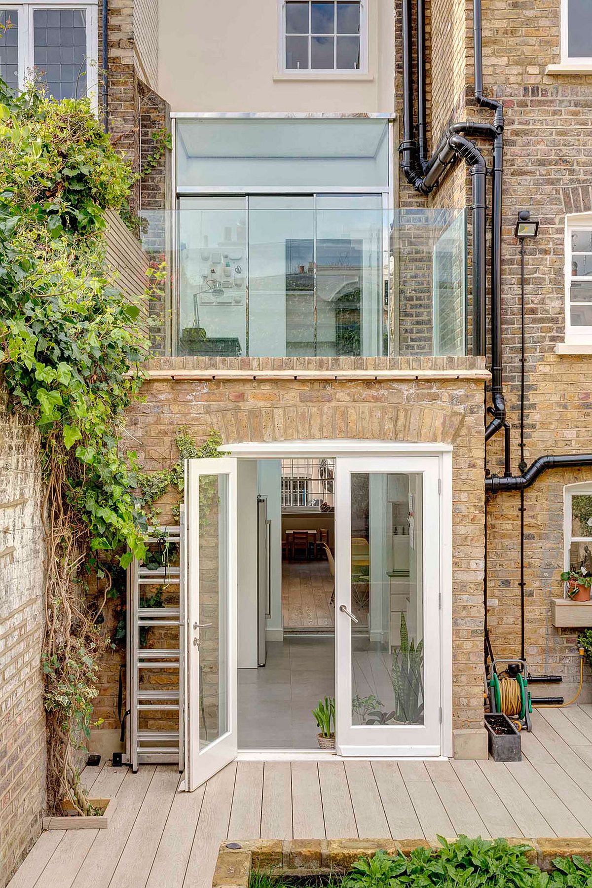 Modern extension to Grade II Listed House in Westminster