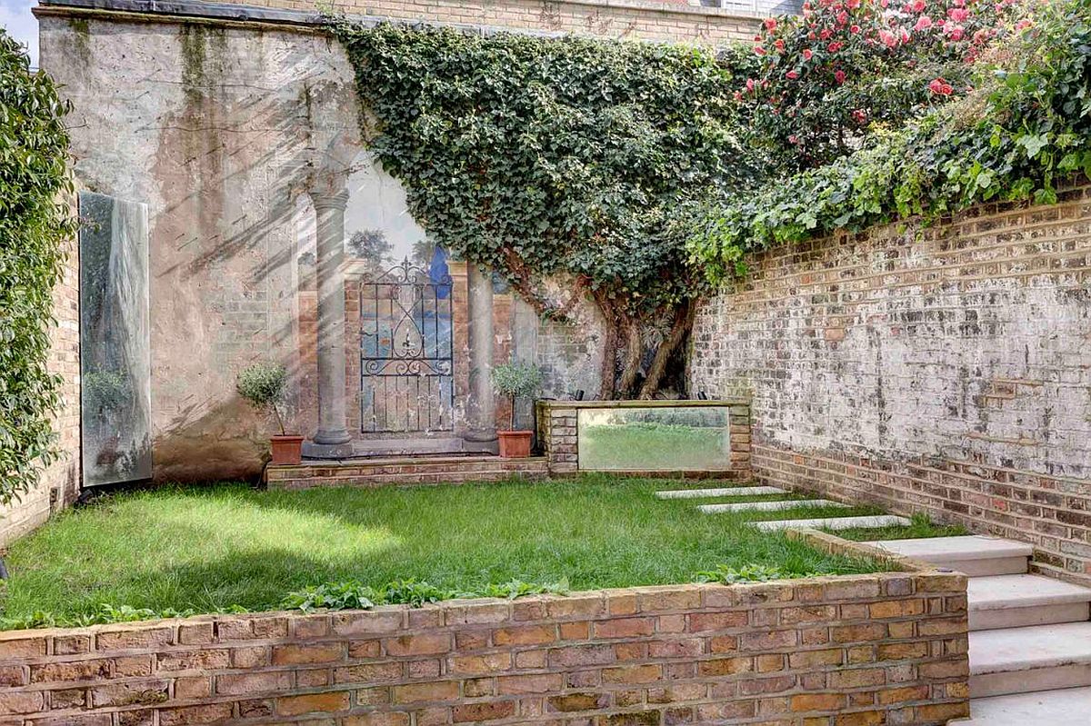 New landscape and rear yard of the grade II listed house in London