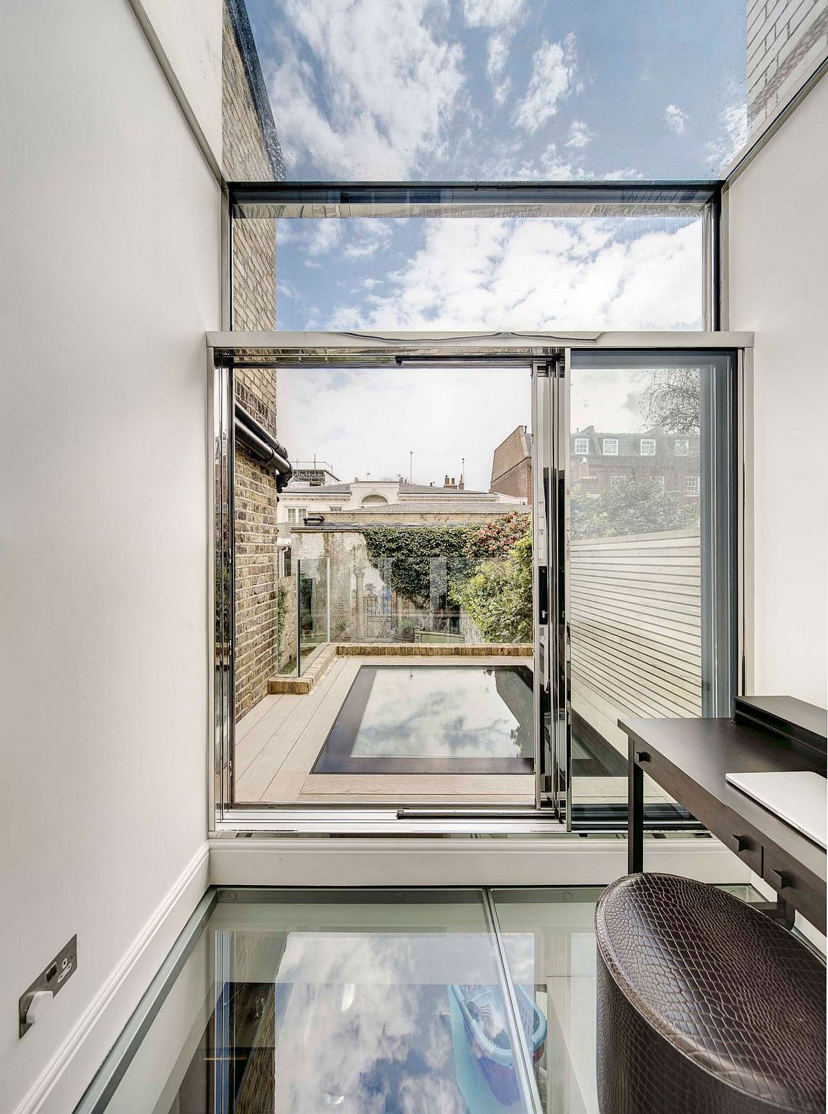 Private deck that overlooks the garden