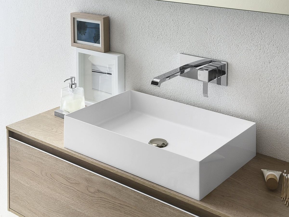 Small bathroom vanity and sink design idea