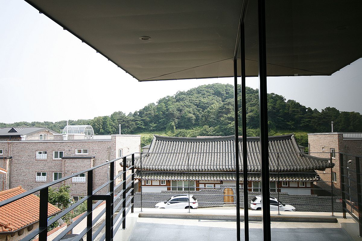 View of the landscape and streets around the house from the balcony