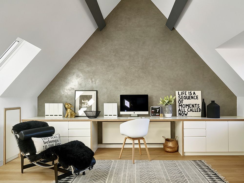 An unassuming accent wall idea for the white home office [Design: LEIVARS]