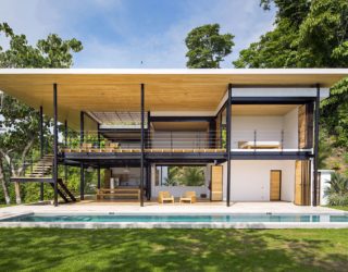 An Eye on the Ocean and the Forest: Spectacular Modern Home in Costa Rica