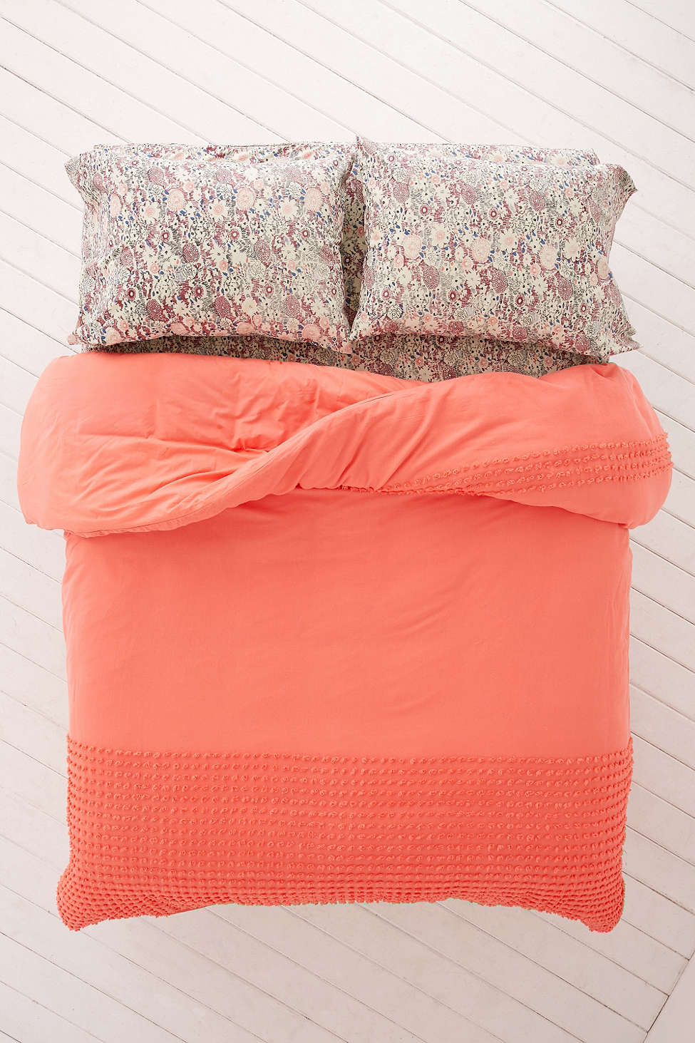 Colorful bedding set from Urban Outfitters