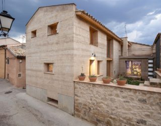 Architectural Revival: Sustainable Rammed Earth House in Spain