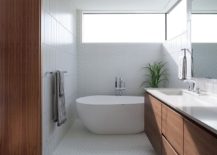 Hexagonal-tiles-in-the-modern-bathroom-in-white-217x155