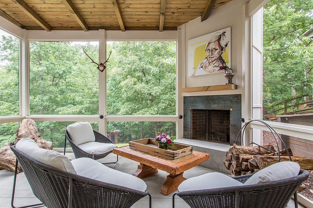 Industrial elements combined with rustic style in the cozy sunroom