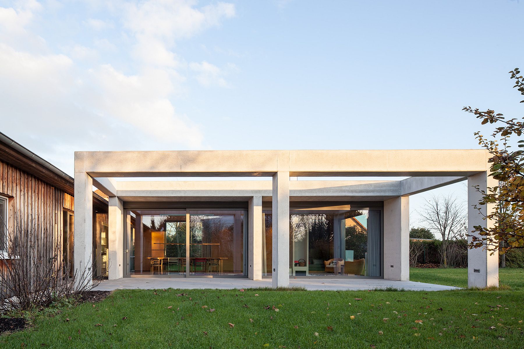 One story pavilion extension for modern home in Leipzig Germany