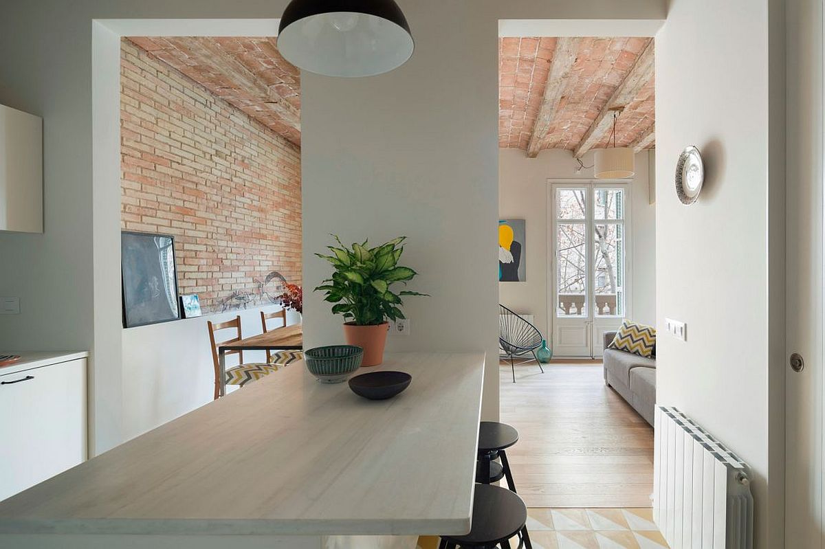 Renovated home with chamfered corners in Eixample District, Barcelona