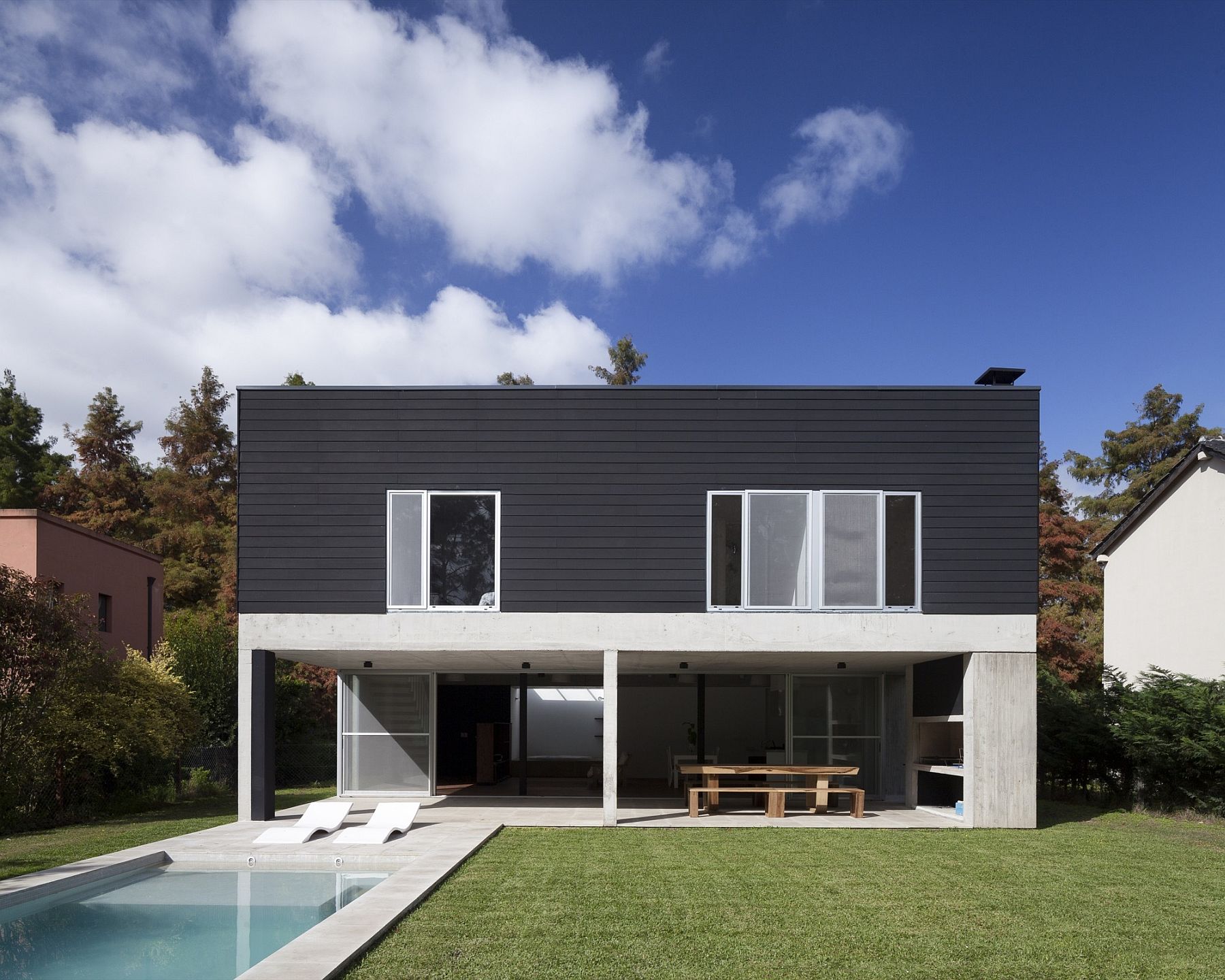 Modern Minimalist House Interior: A Breath Of Fresh Air