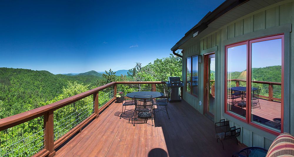 A dash of red enlivens the already mesmerizing modern deck [Design: Brookstone Builders]