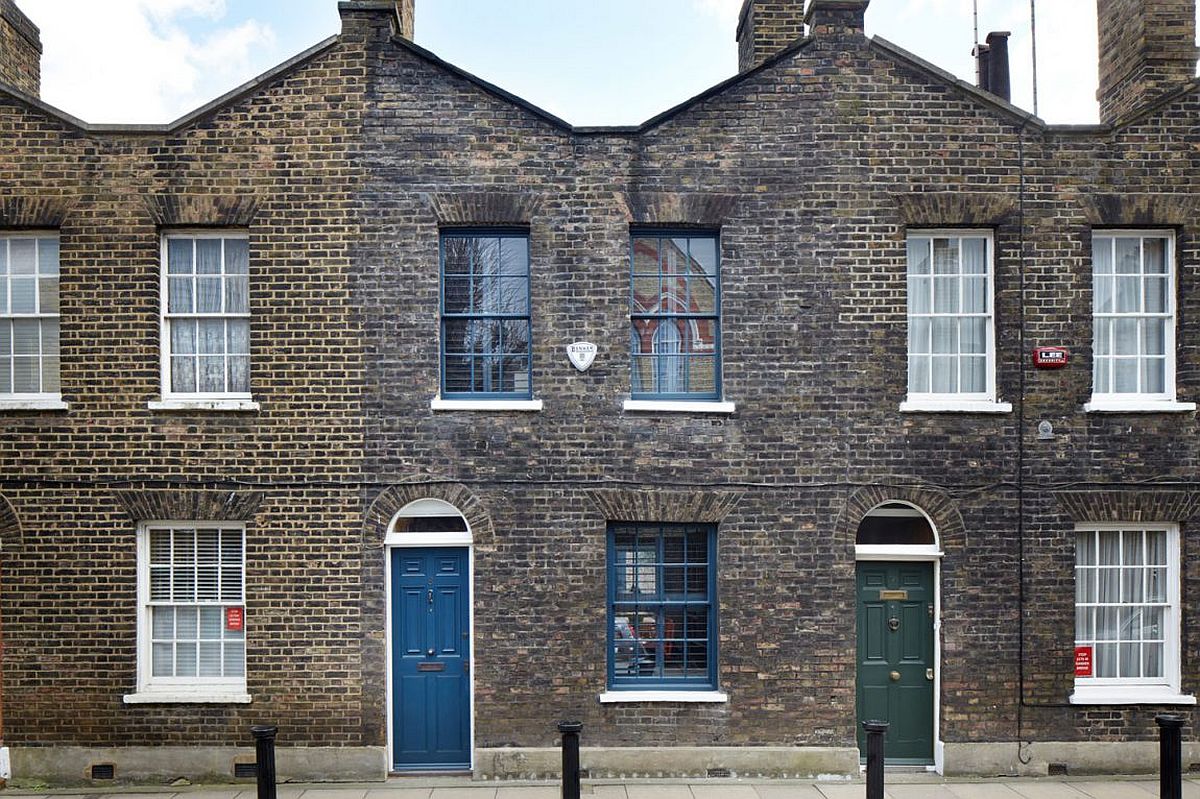 Classic heritage home in London restored and renovated to give it a contemporary sheen