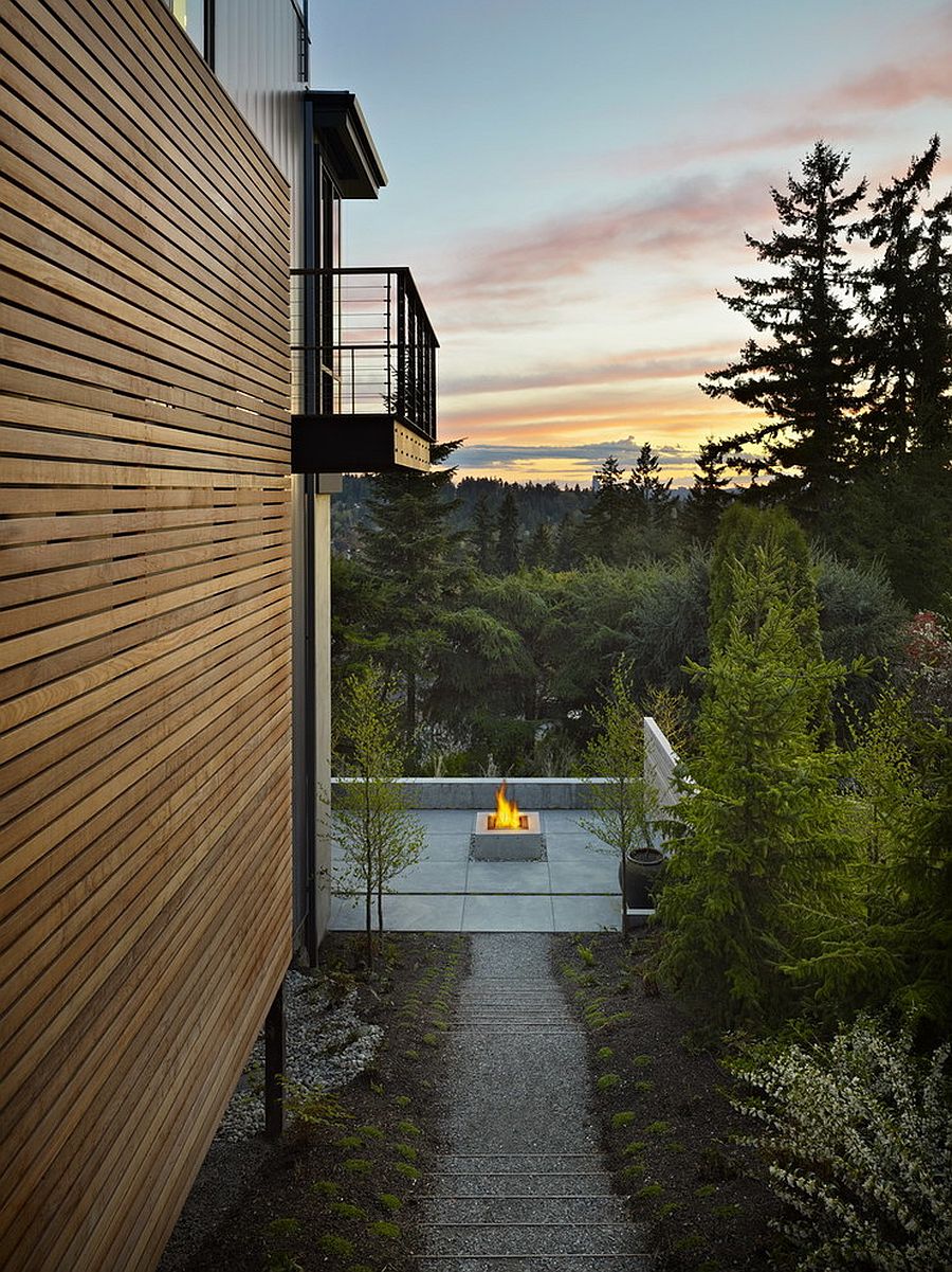 Hillside home transports you into nature's lap [Design: DeForest Architects]