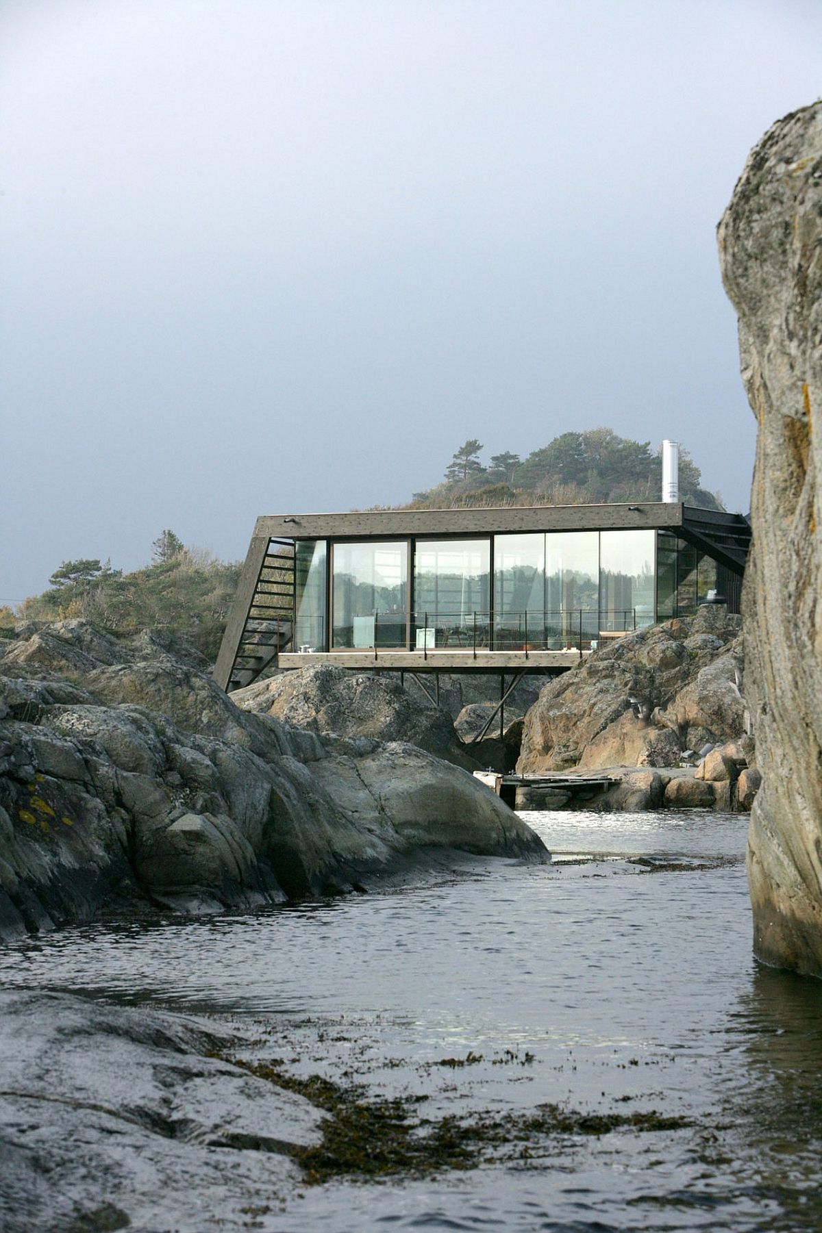 Innovative holiday home combines several small rocky islets