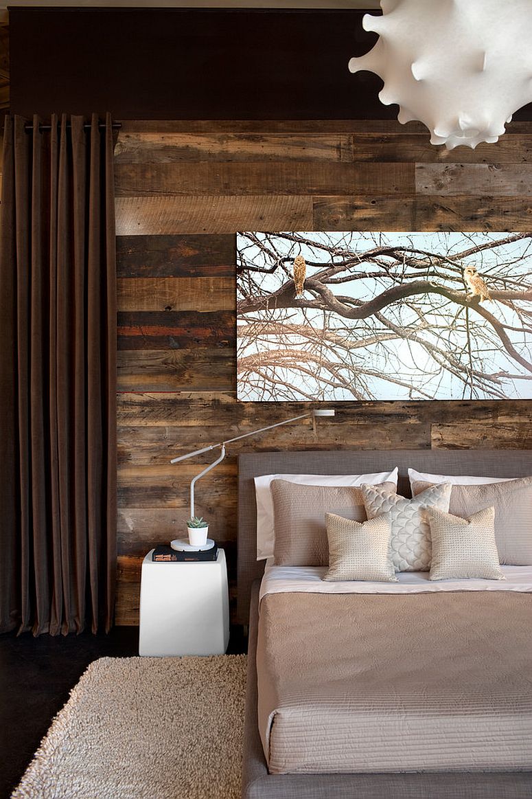 Lovers of rustic design will enjoy the presence of reclaimed wood in the contemporary bedroom