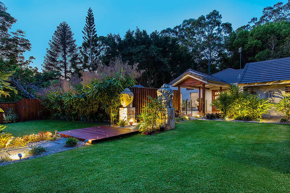 Mesmerizing entrance garden borrows from Balinese culture and motifs