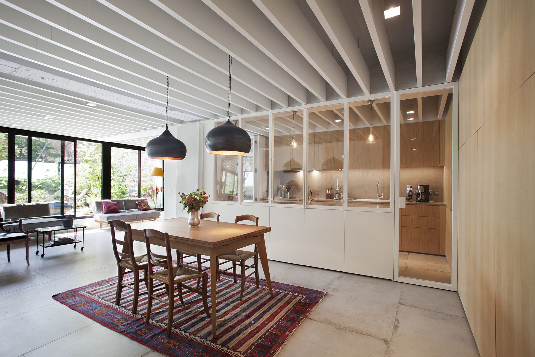 Old parking lot in Paris turned into a beautiful modern apartment