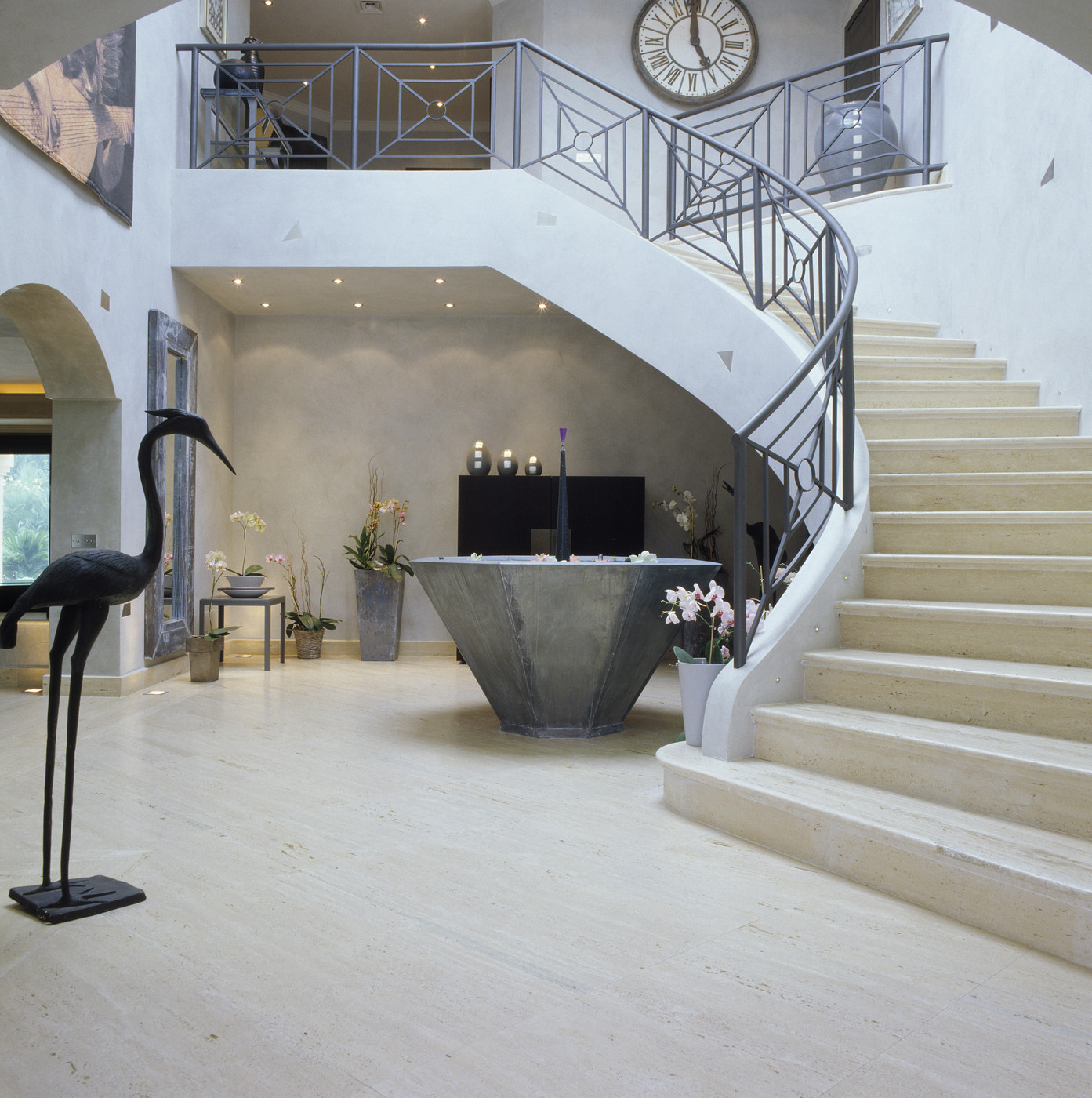 Sculptural features in a modern foyer