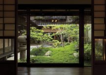 Traditional-Asian-garden-design-revitalizes-the-courtyard-217x155