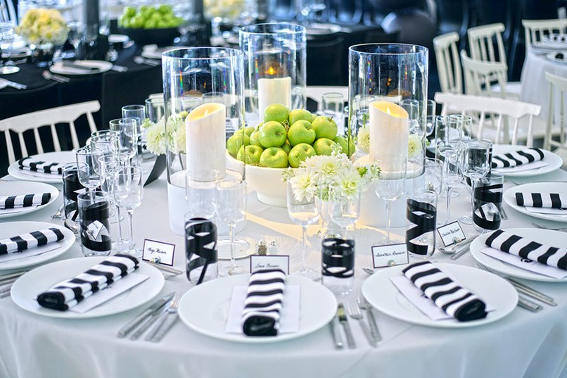 Black and white table settings (photo from Architectural Digest)