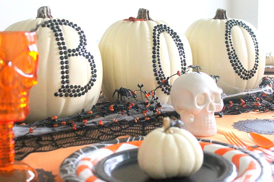 Chic pumpkin decorating idea still brings home the Halloween vibe