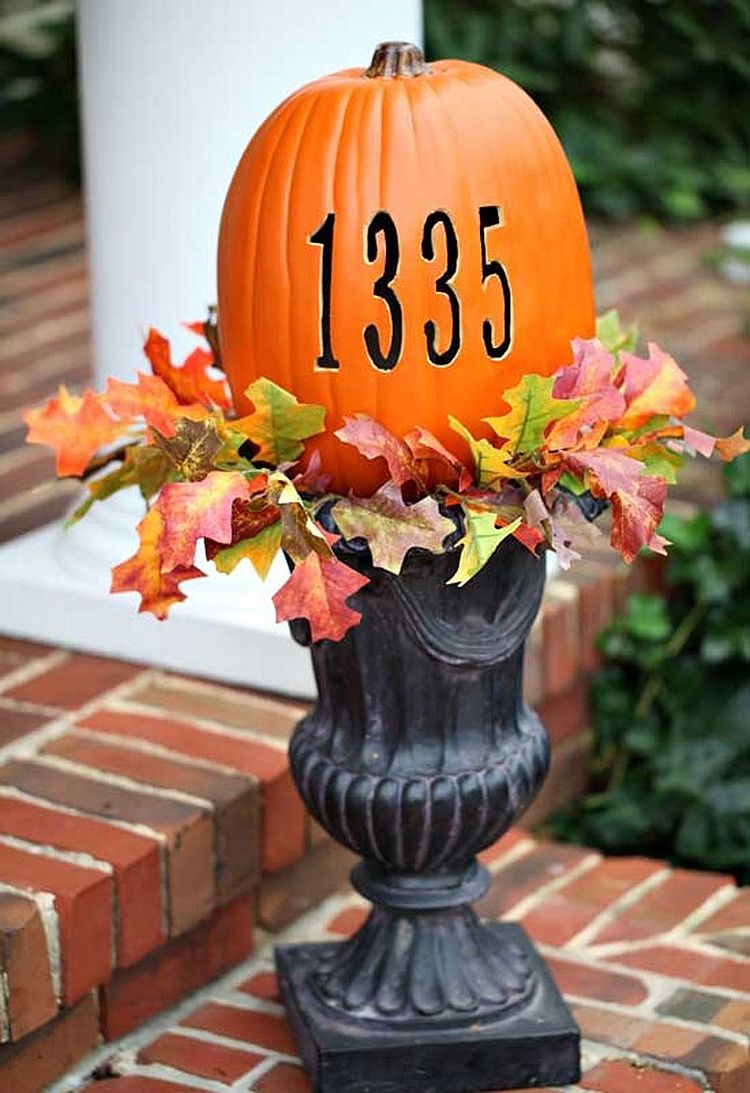 DIY Address Pumpkin for a cool Halloween entryway [From: In My Own Style]