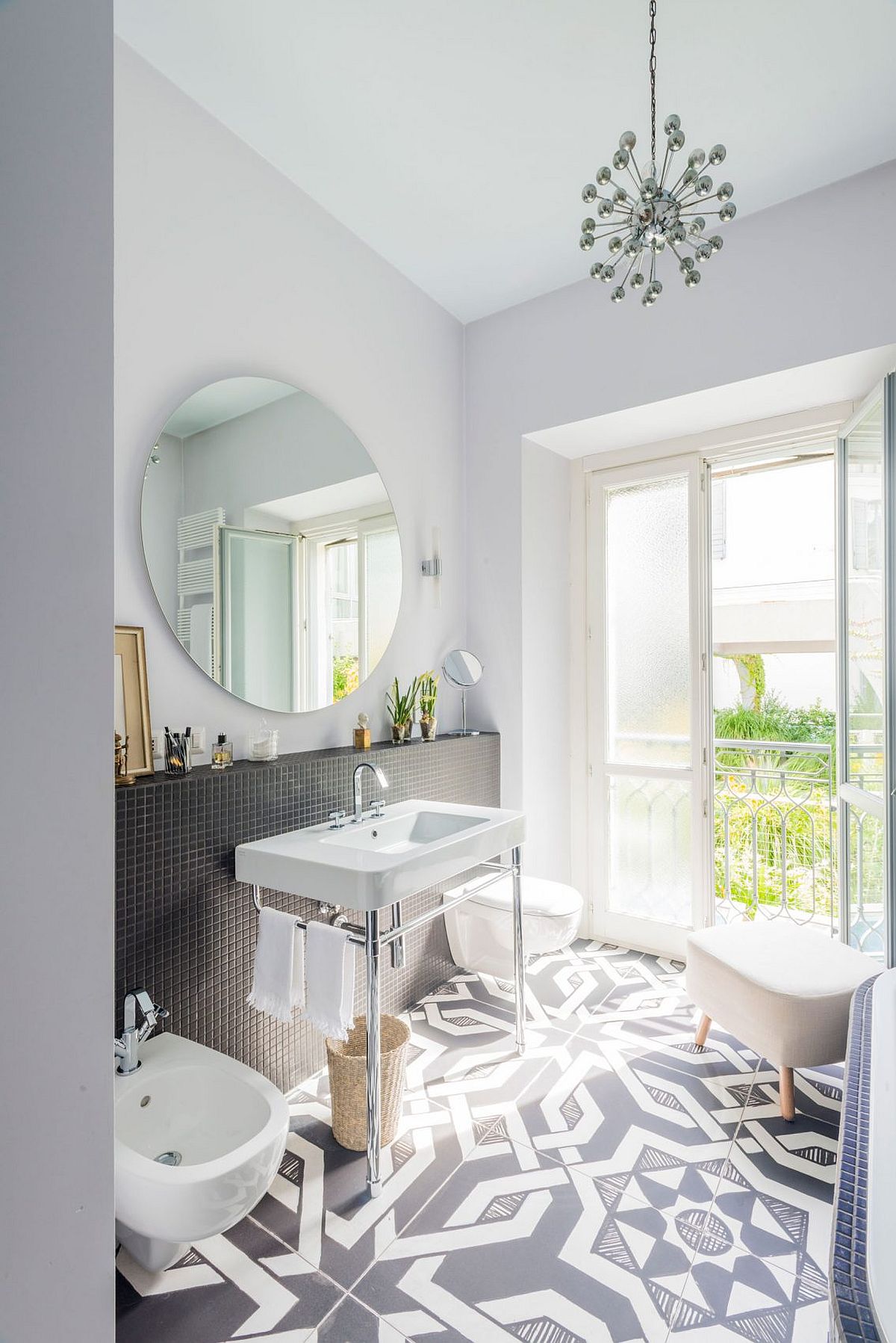 Floor tiles add geostyle to the small bathroom