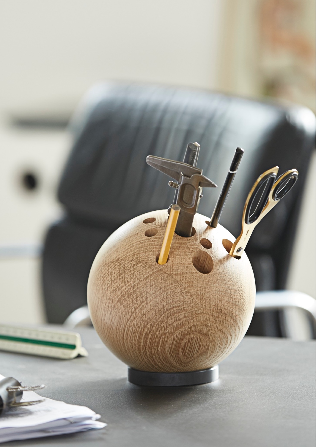 Lebowski by Danish cabinetmakers The Oak Men is perfect as a desk tidy or a decorative vase. Image © the_oak_men.