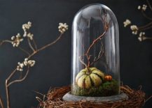 Miniature-pumpkin-centerpiece-is-bound-to-draw-attention-instantly-at-the-Halloween-party-217x155