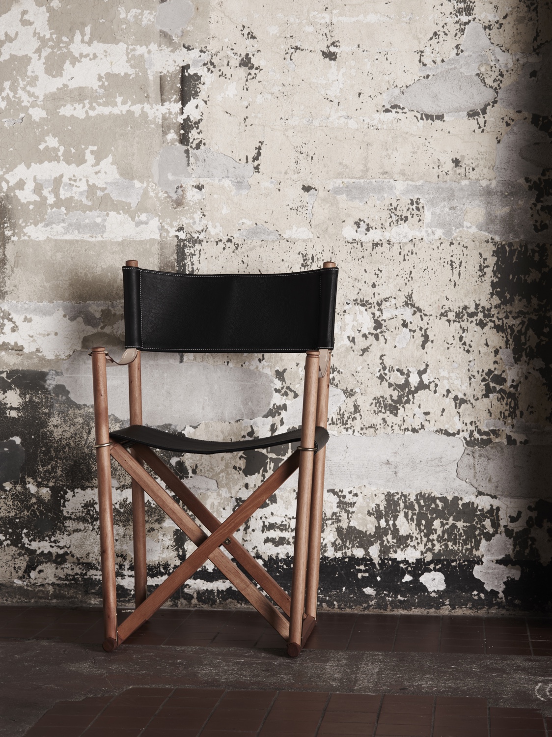 Mogens Koch's Folding Chair. Seat and backrest pictured in leather. Image courtesy of Carl Hansen & Søn.