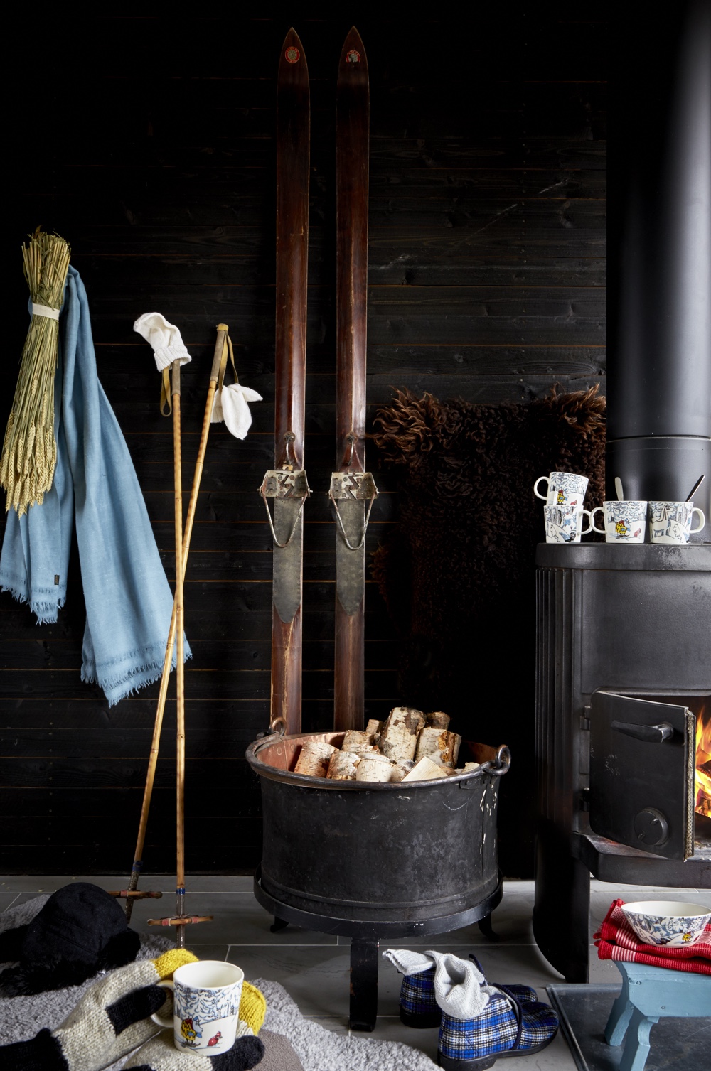 The Arabia Moomin winter season mug and bowl (2016) features Moomintroll, Hemulen, Sorry-oo and the Snowhorse from the book Moominland Midwinter. Image © Fiskars Finland.