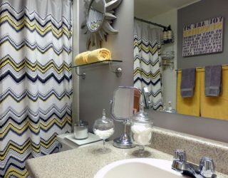 Trendy and Refreshing: Gray and Yellow Bathrooms That Delight