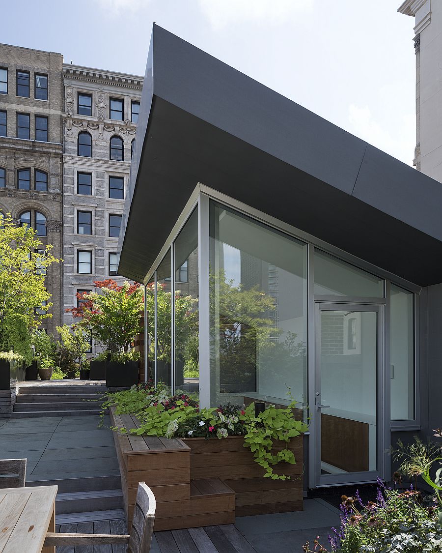 Roof garden and hangout of the Manhattan home