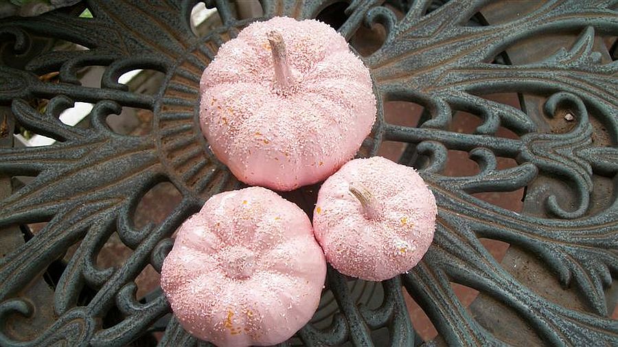 Simple pumpkin decorating idea in pink for your little darling's first Halloween