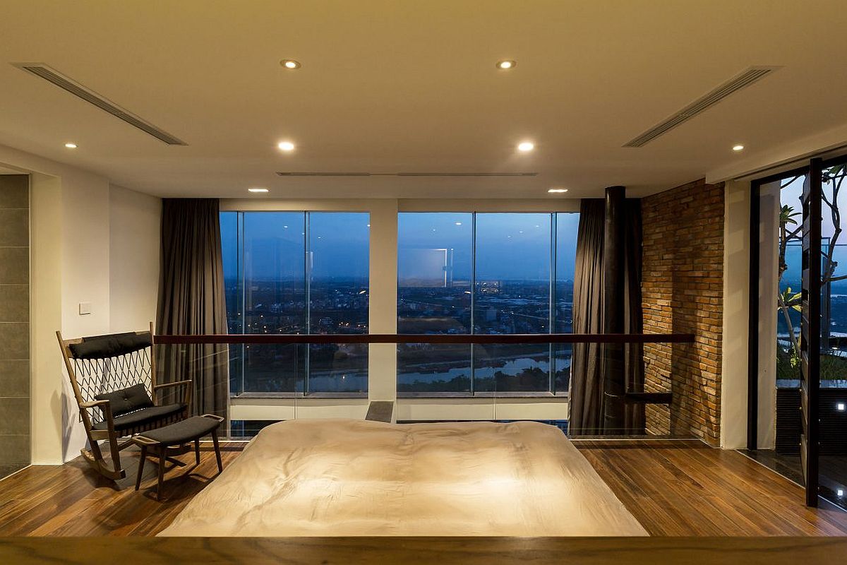 Sitting area next to the master bedroom of the penthouse